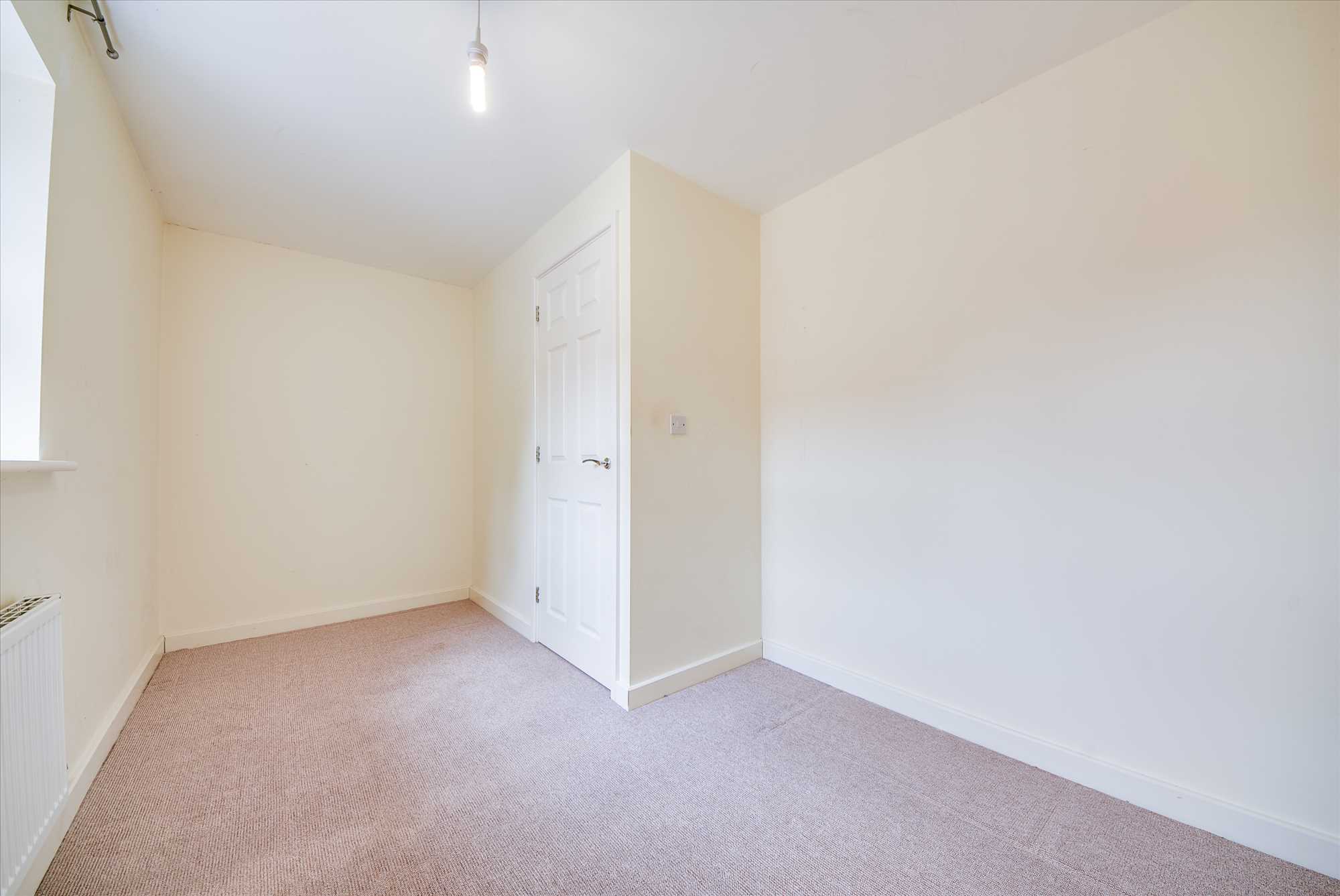 Wardens Lane, Irthlingborough, NN9 5UB - Picture 6