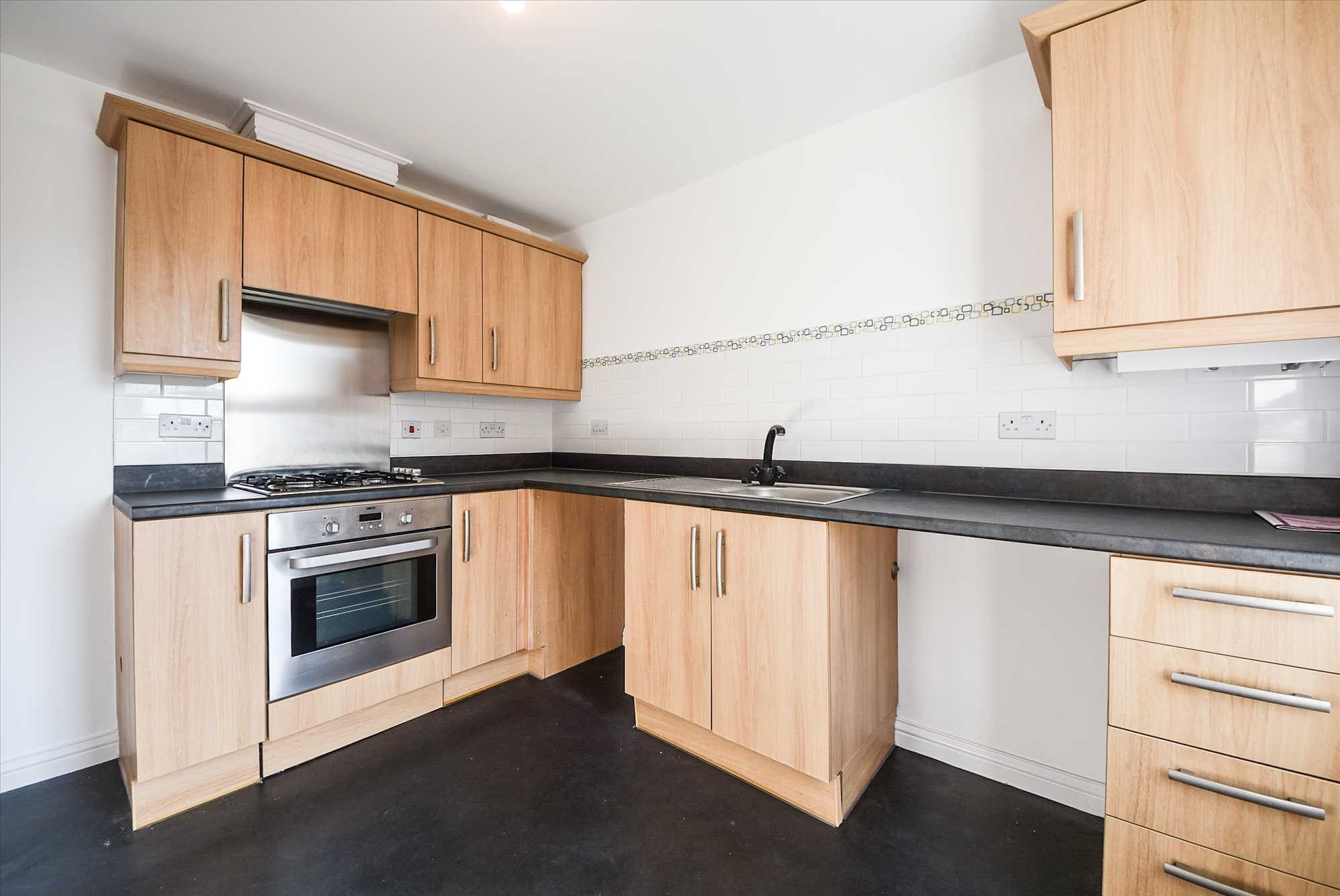 St Rochus Drive, Wellingborough, NN8 2QN - Picture 3