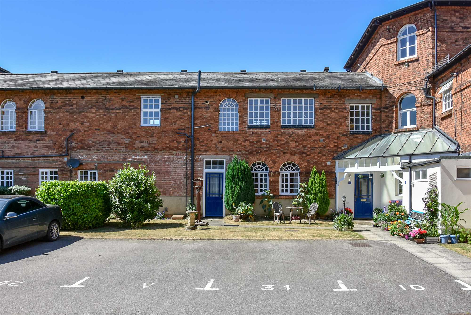The Cloisters, Wellingborough, Northants, NN8 1PG - Picture 1