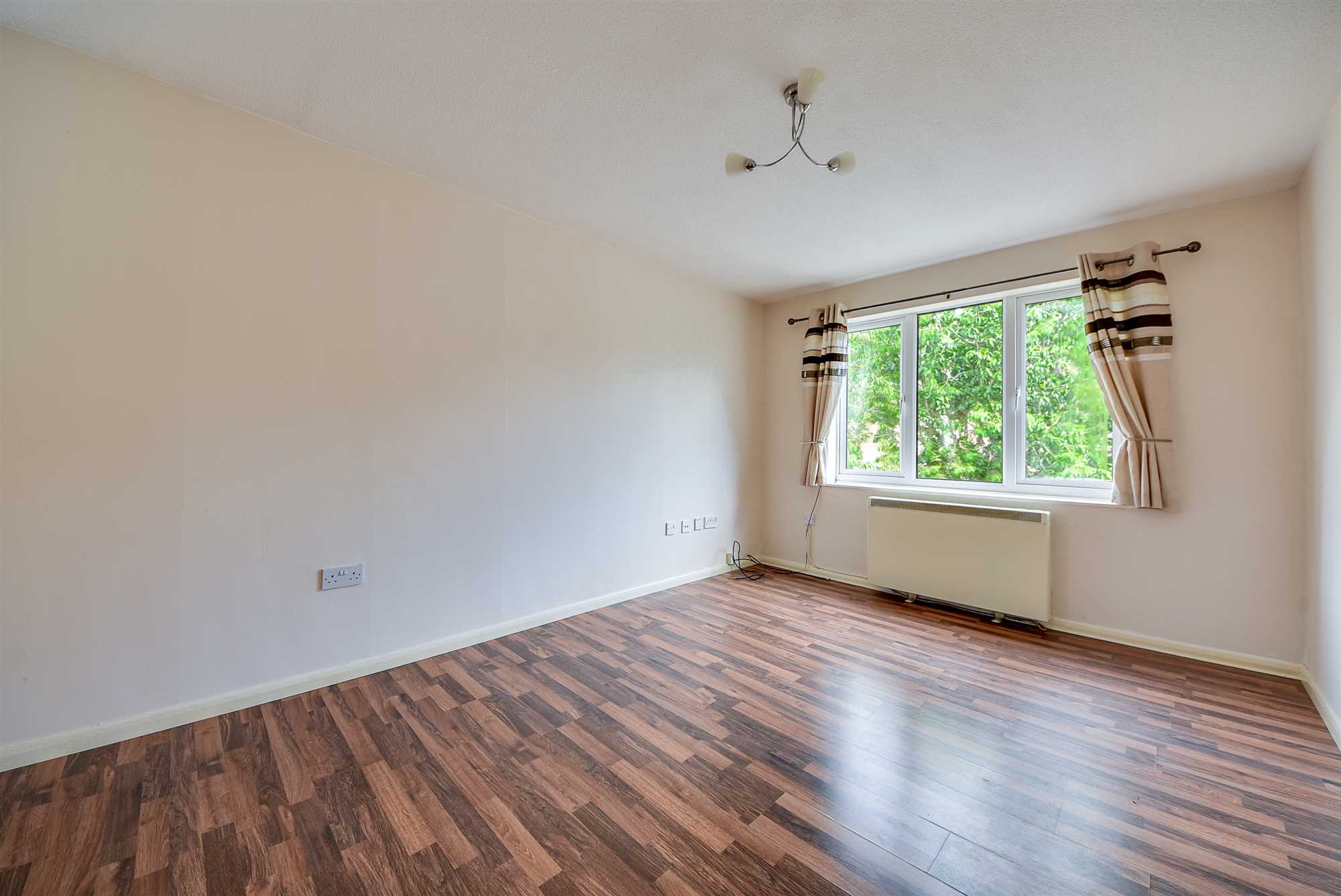 Castle Mews, Wellingborough, Northants, NN8 1NX - Picture 2
