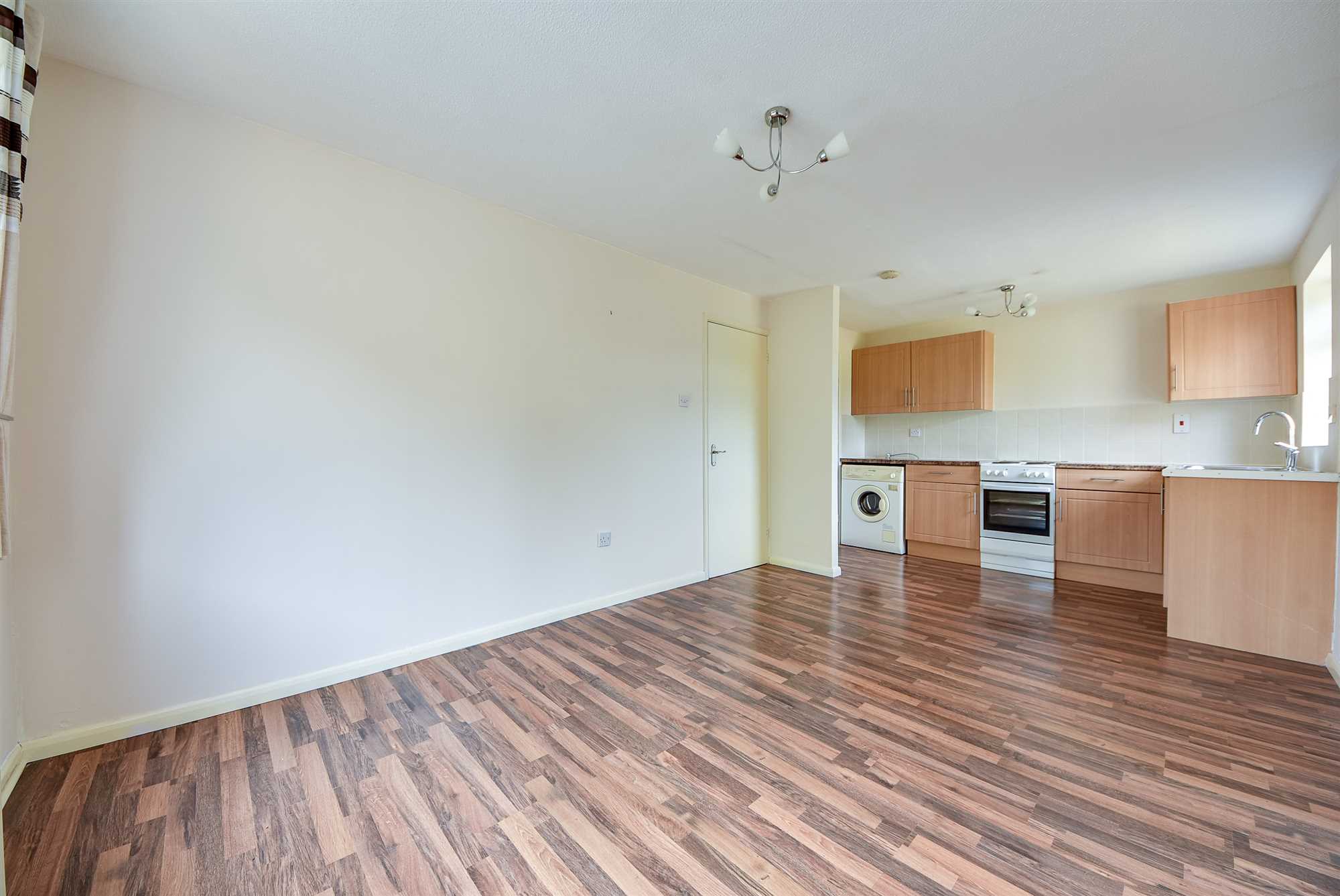 Castle Mews, Wellingborough, Northants, NN8 1NX - Picture 3