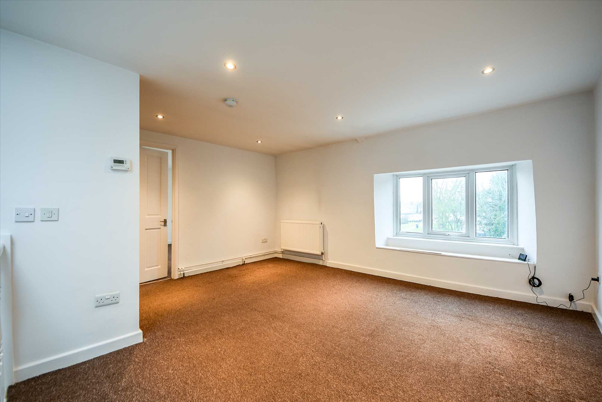 High Street, Wellingborough, NN8 4JZ - Picture 2