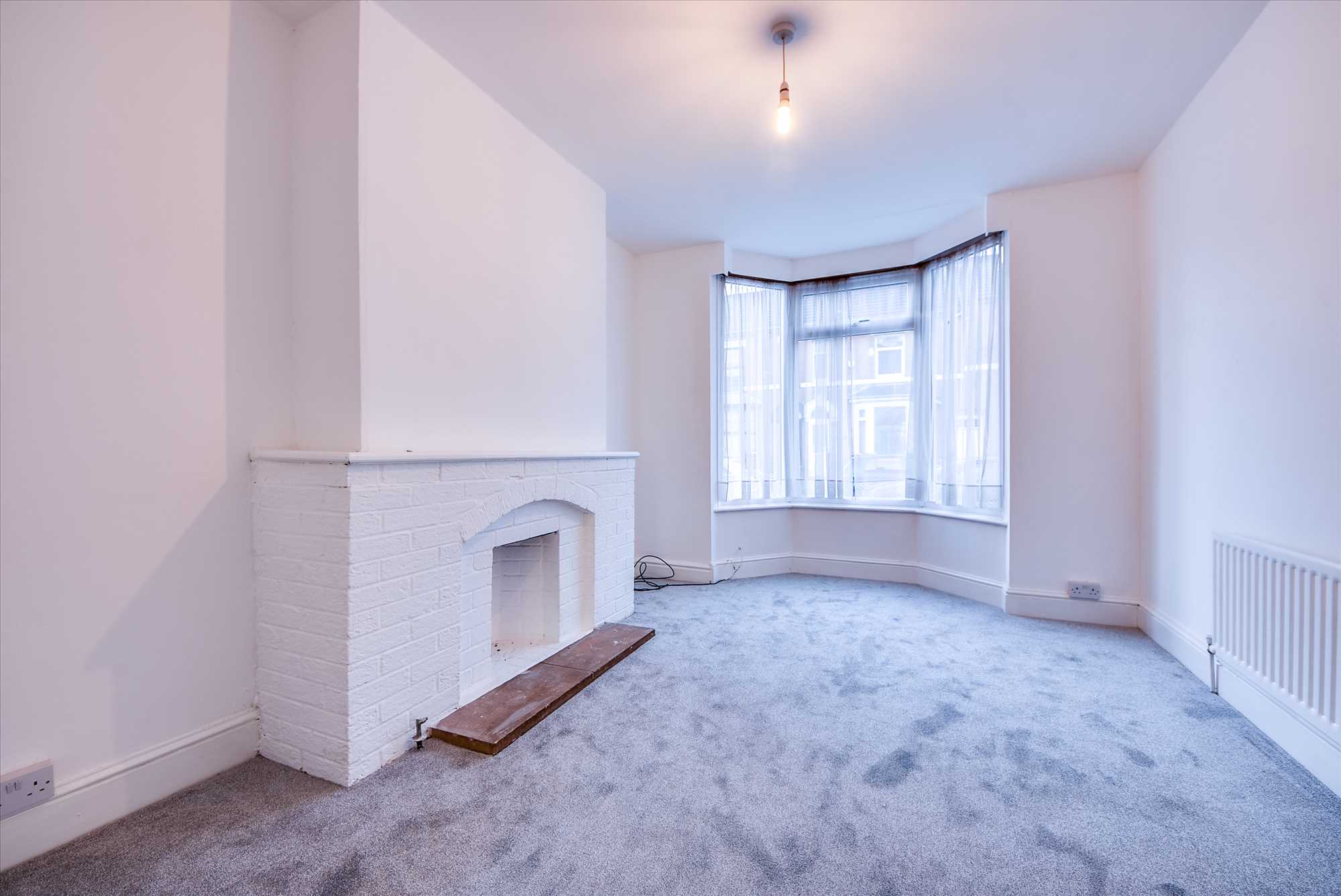 Alexandra Road, Wellingborough, NN8 1EF - Picture 2