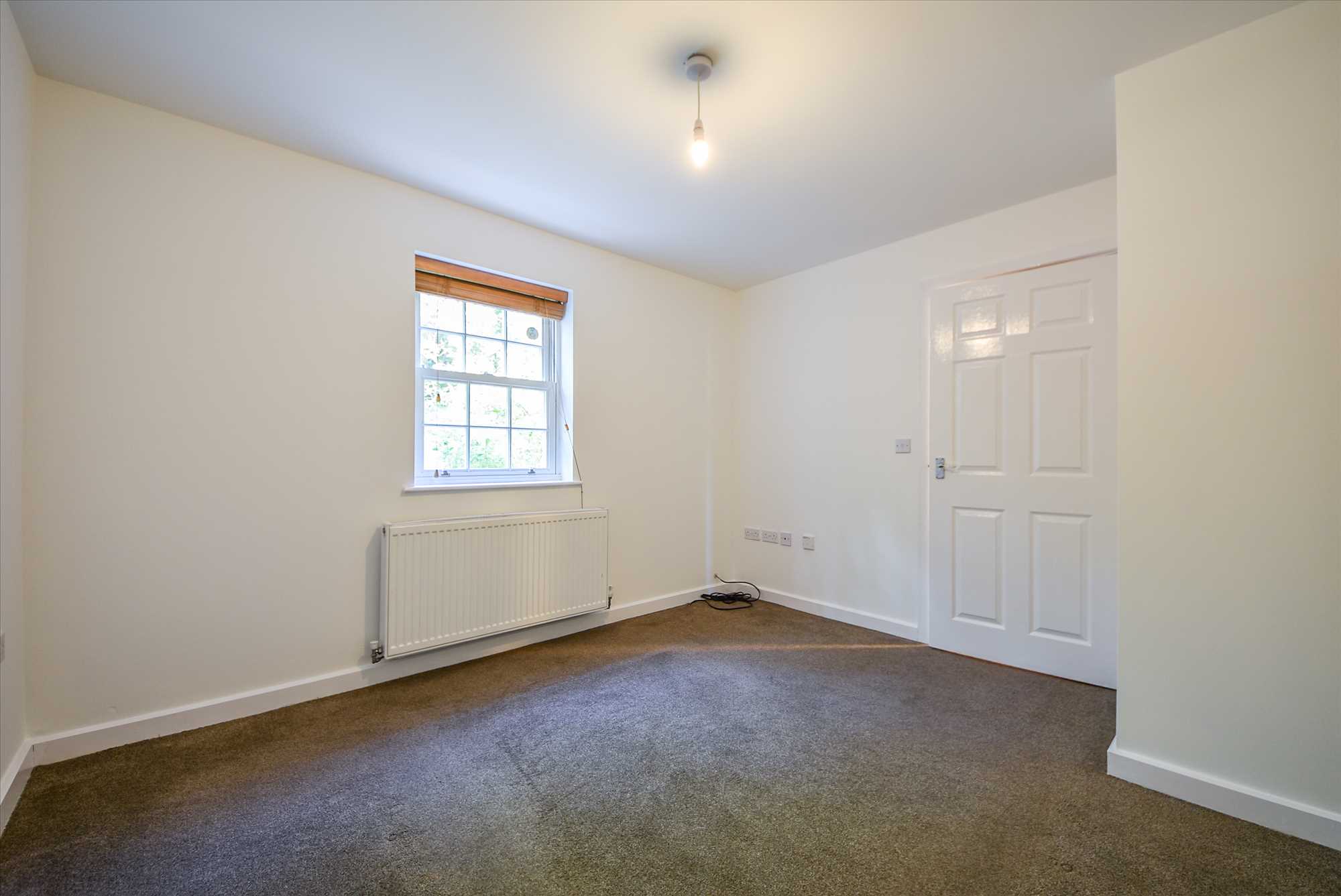 Irthlingborough Road, Wellingborough, NN8 1NW - Picture 2