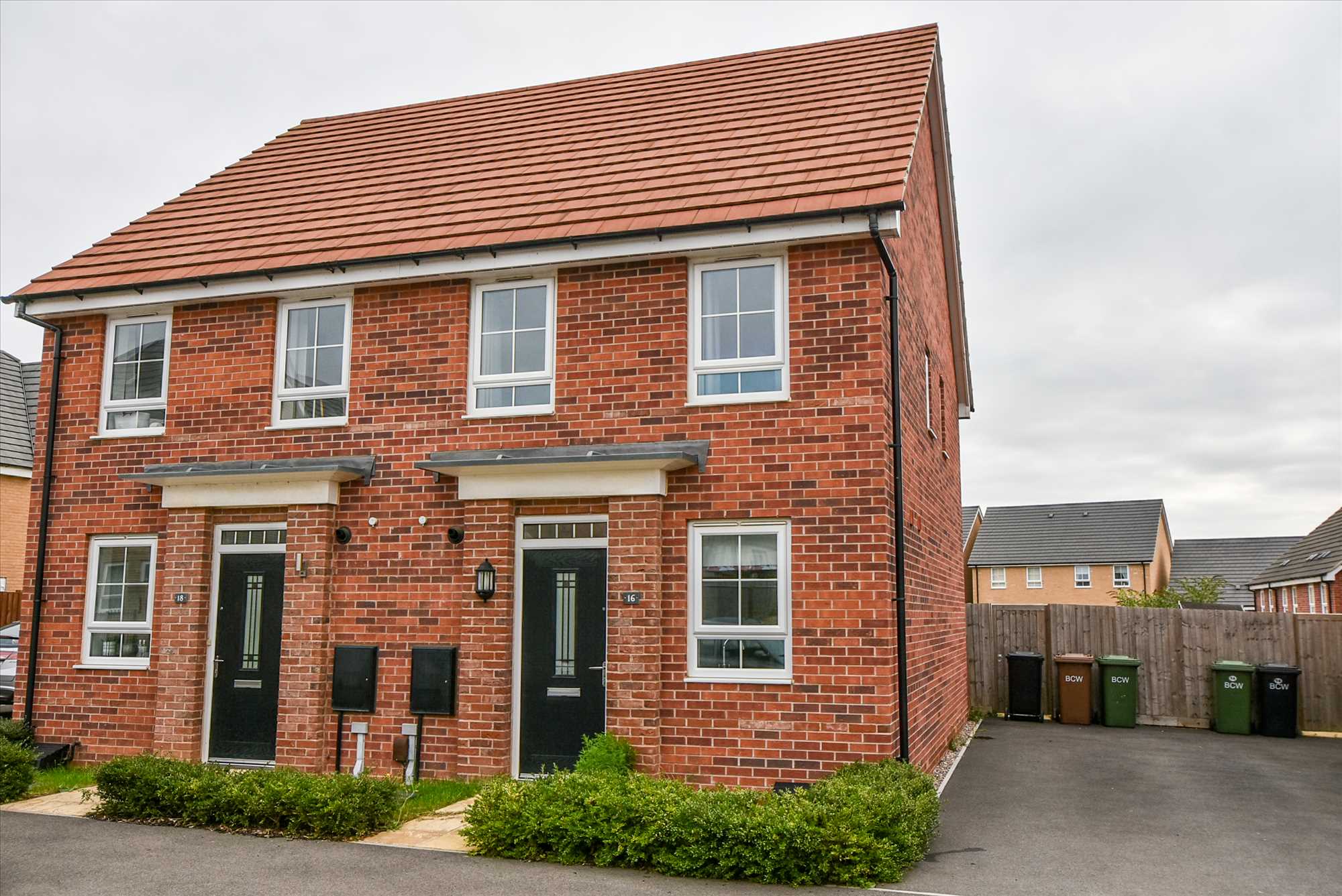 Talbot Road North, Wellingborough, NN8 1SF - Picture 1