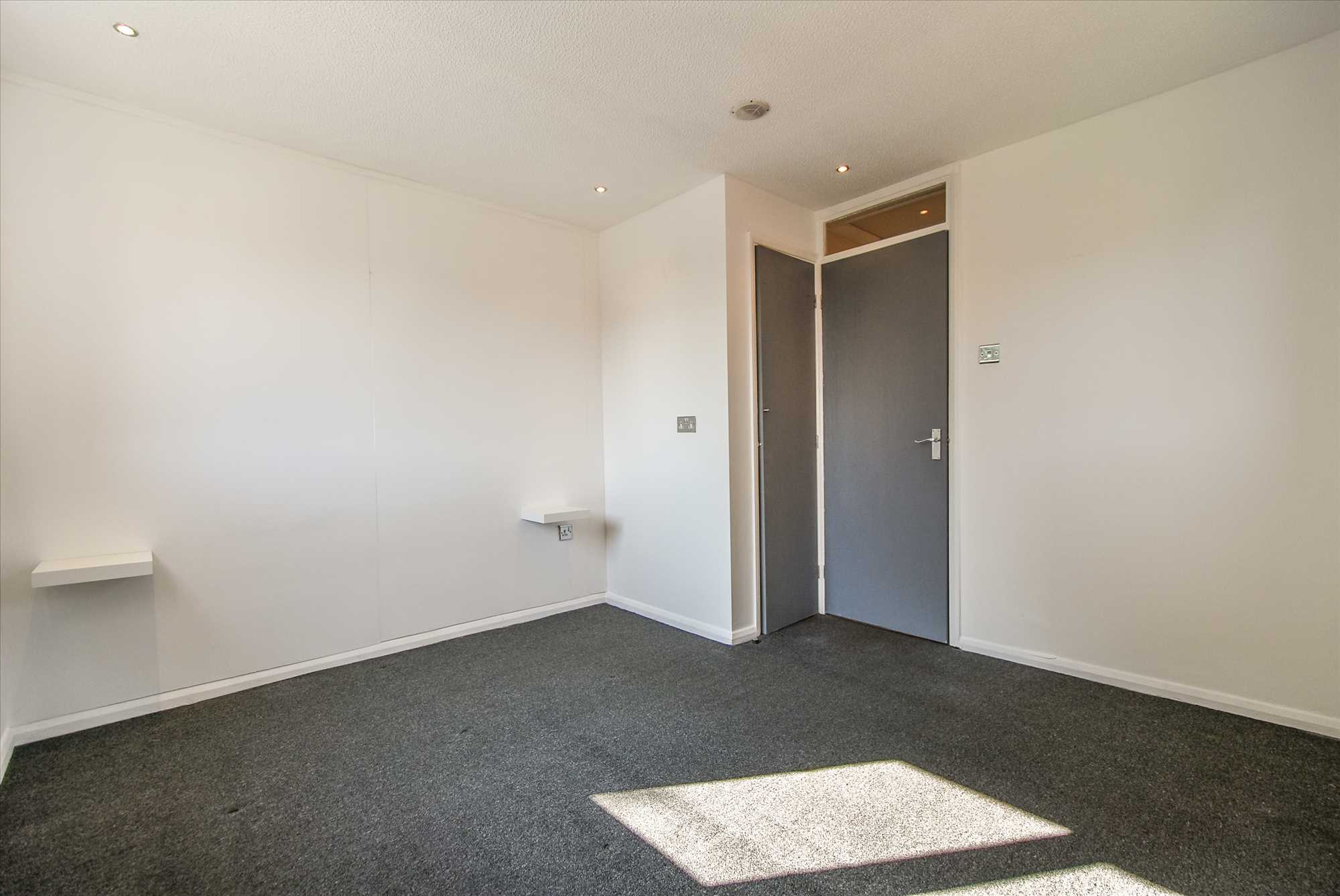 Senwick Drive, Wellingborough, NN8 1RX - Picture 5