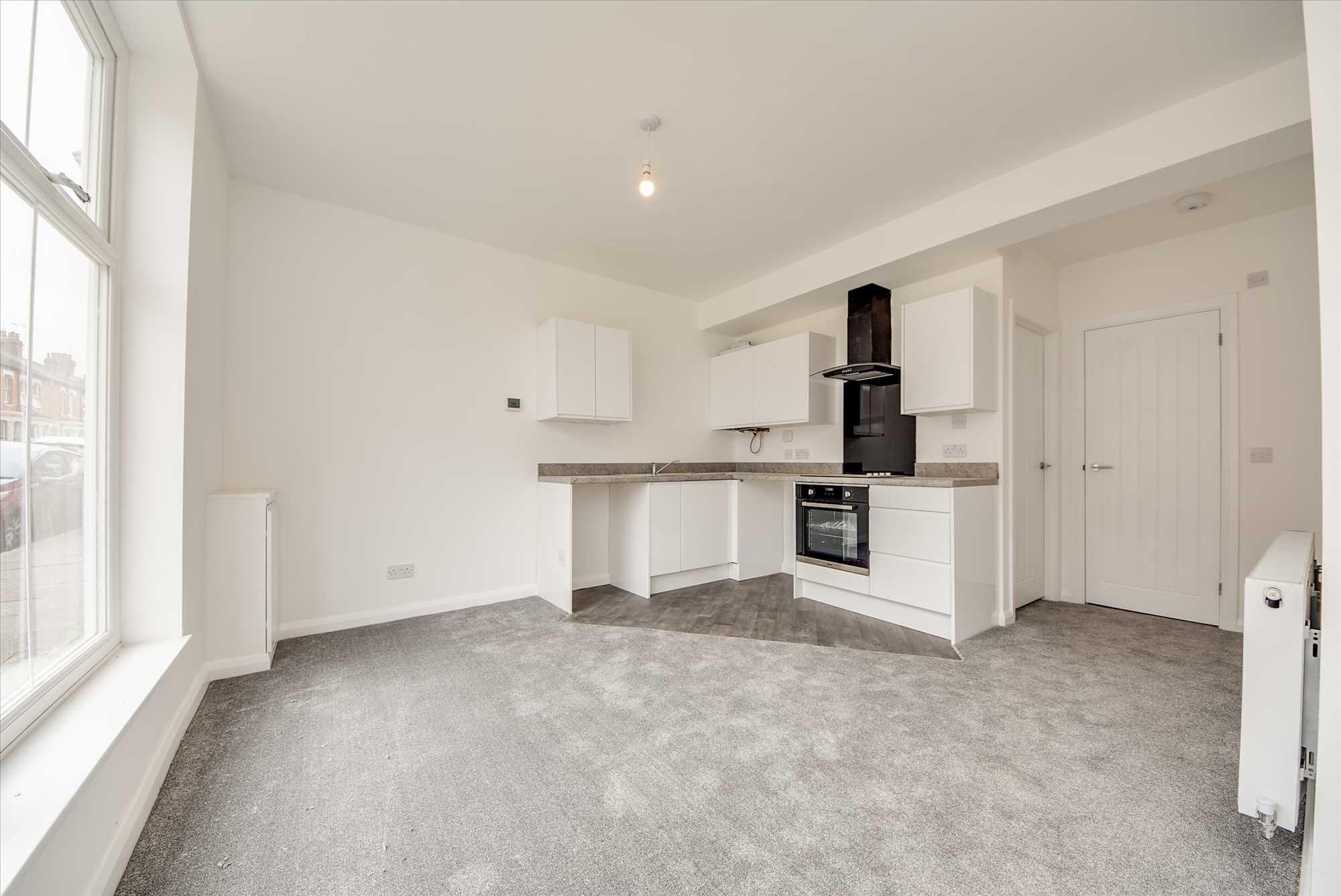 Ashburnham Road, Northampton, NN1 4QY - Picture 2