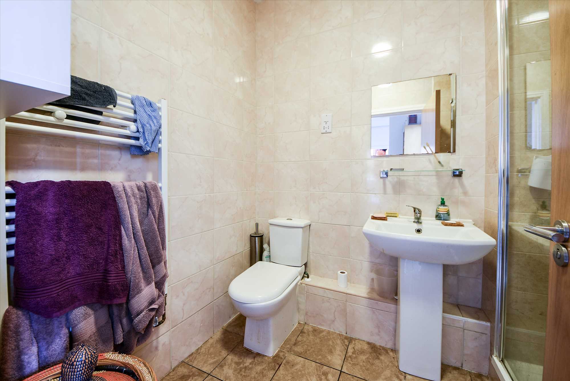 Avon House, Tithe Barn Road, Wellingborough, NN8 1GD - Picture 8