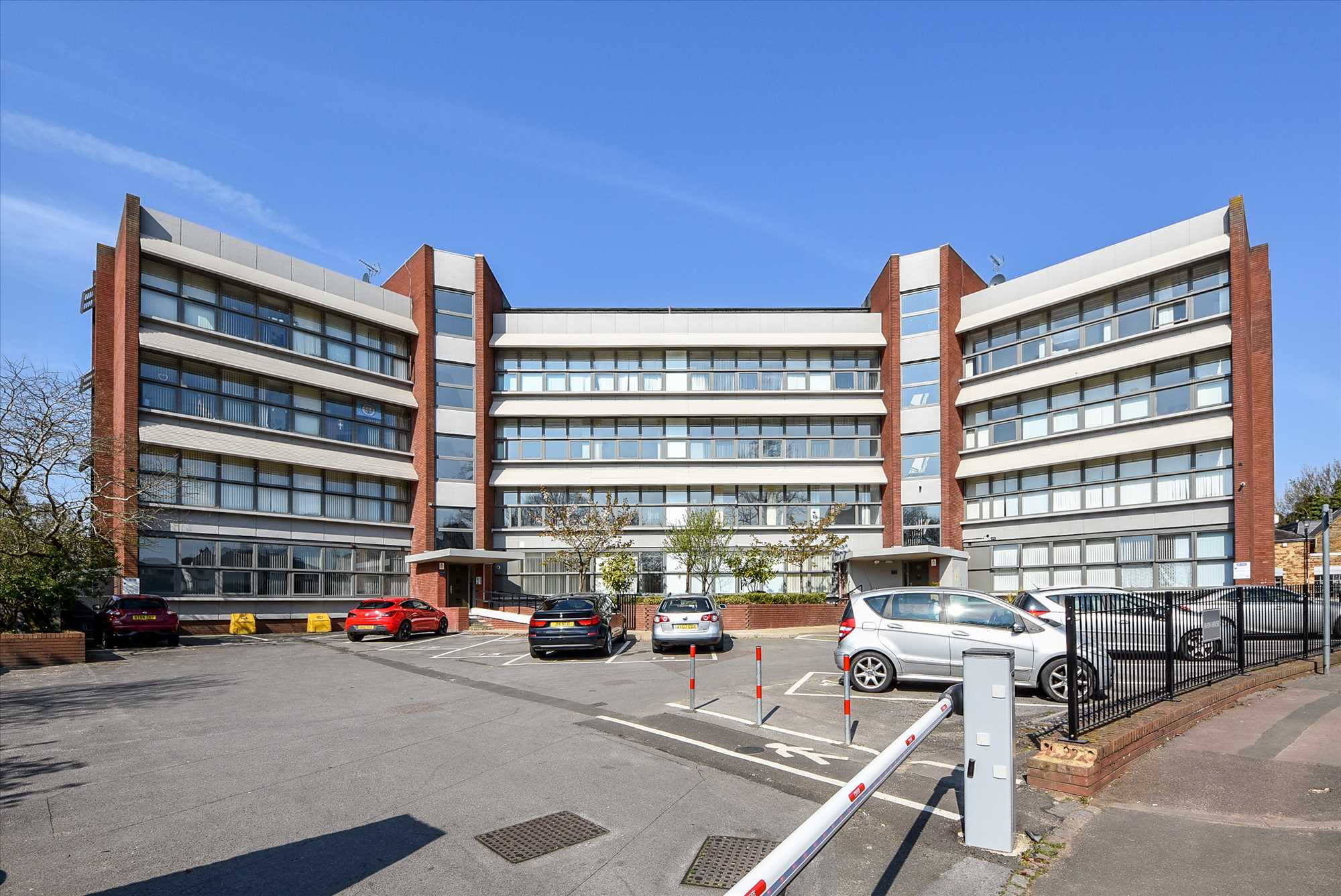 Avon House, Tithe Barn Road, Wellingborough, NN8 1GD - Picture 1