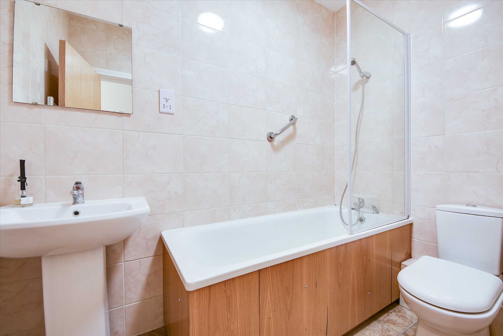Avon House, Tithe Barn Road, Wellingborough, NN8 1GD - Picture 6