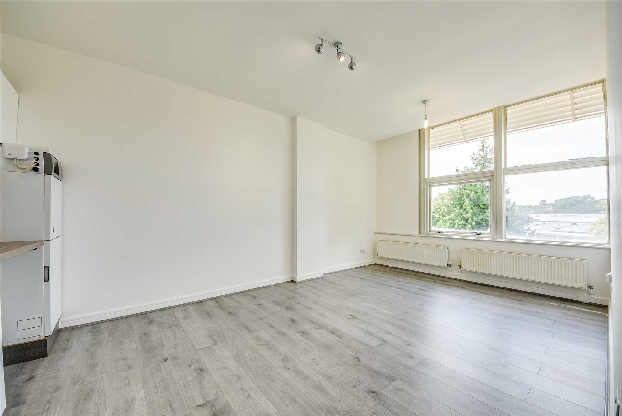 Avon House, Tithe Barn Road, Wellingborough, NN8 1GD - Picture 2