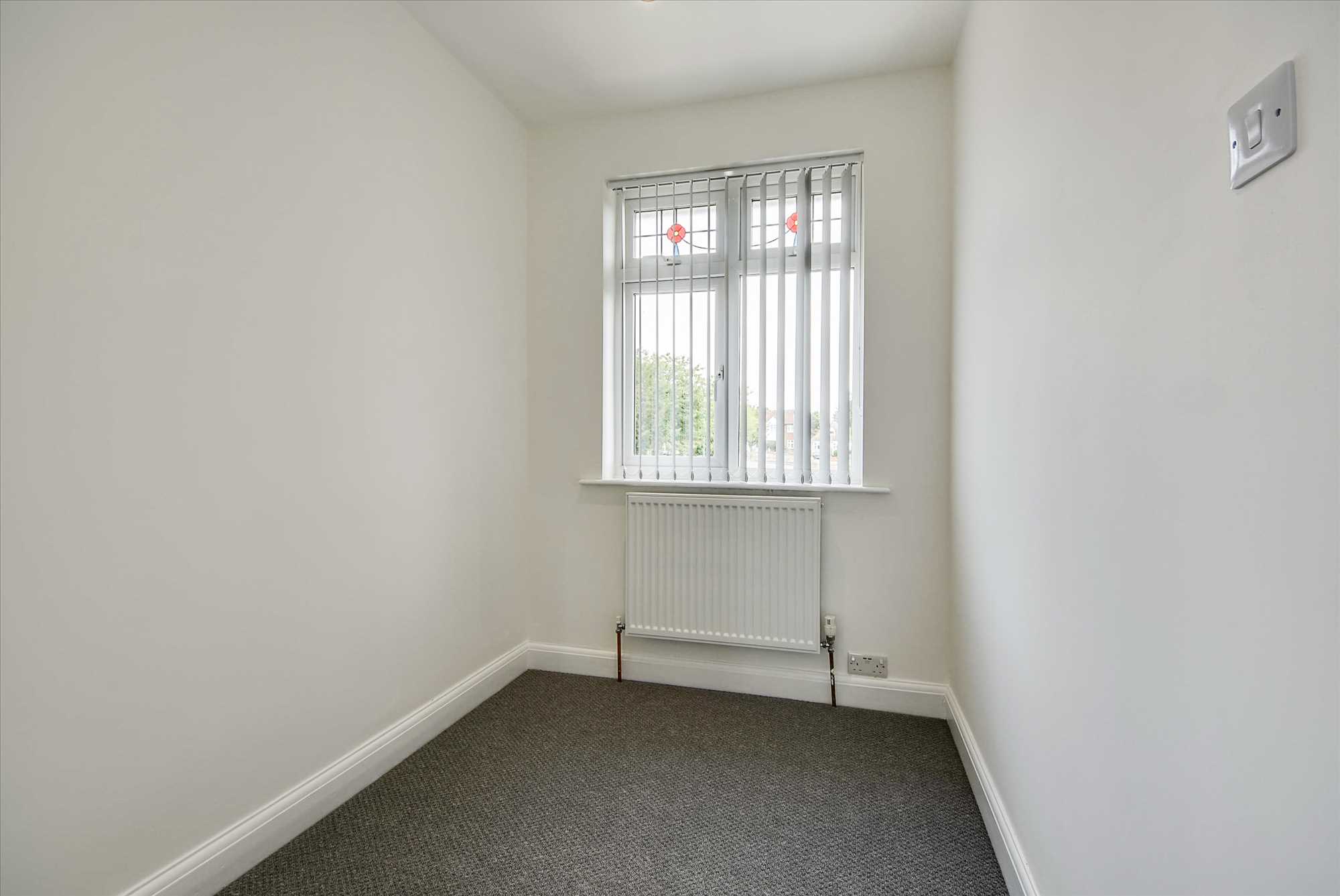 First Avenue, Wellingborough, NN8 3PU - Picture 9
