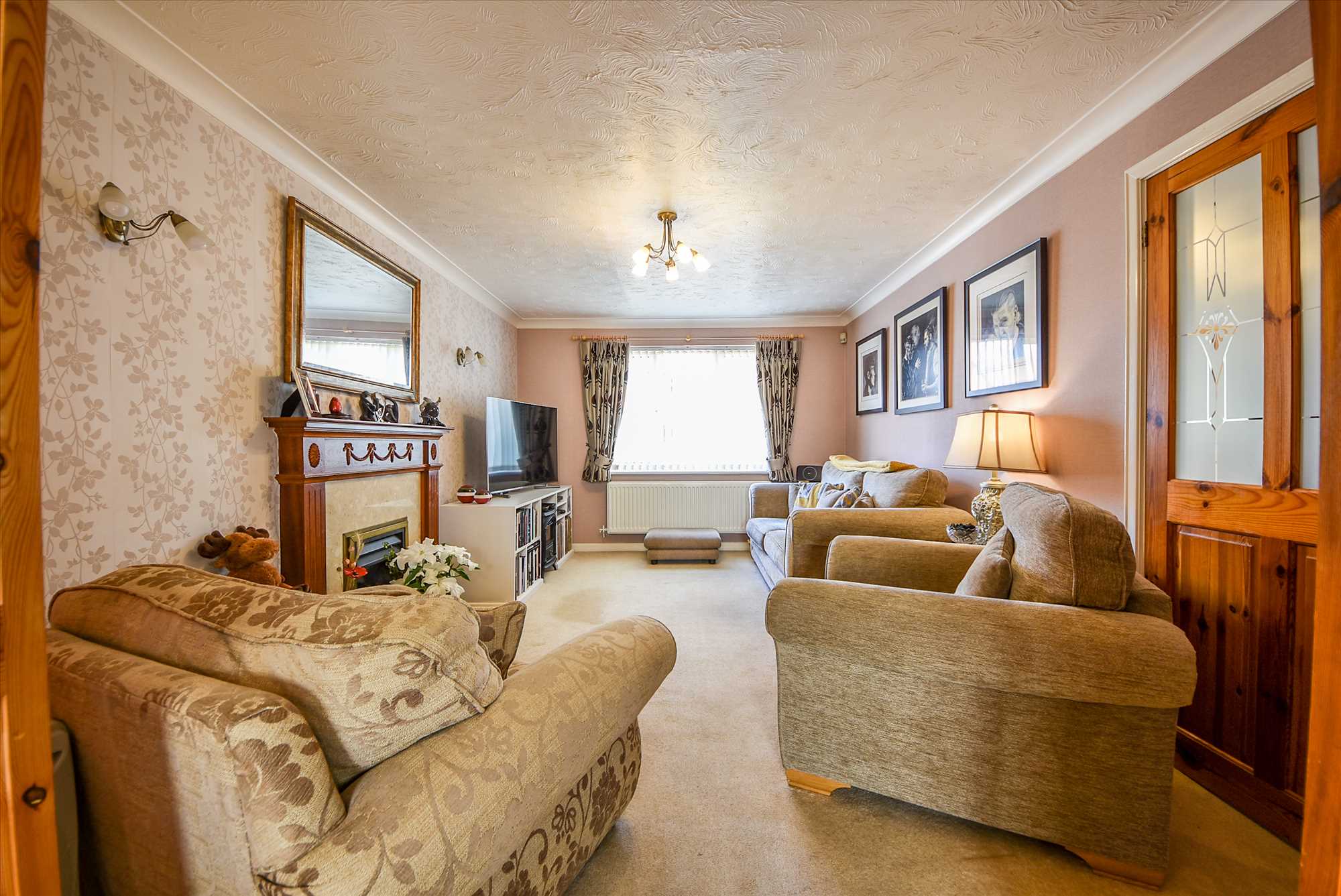 Mulberry Close, Wellingborough, NN8 3JU - Picture 2