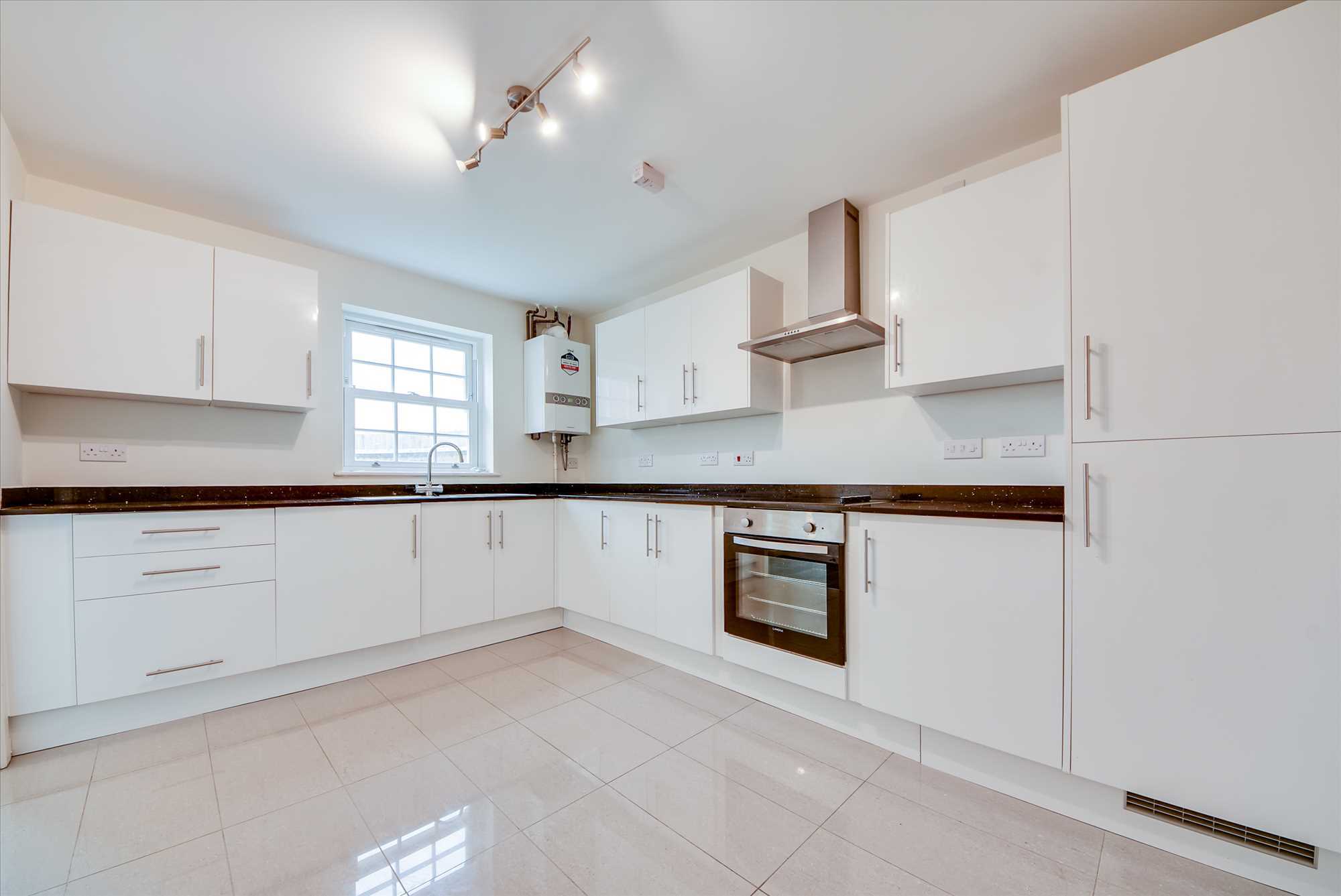 Irthlingborough Road, Wellingborough, NN8 1NW - Picture 3