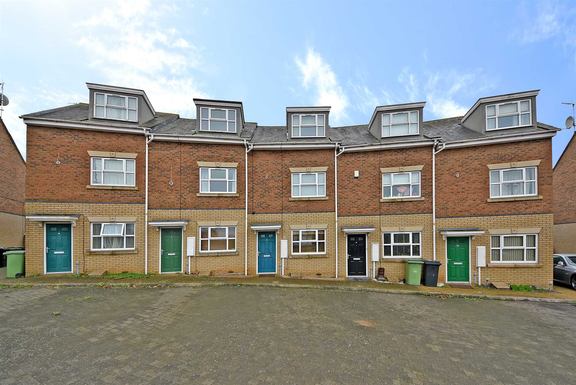 The Crescent, Wellingborough, NN8 5NW - Picture 1