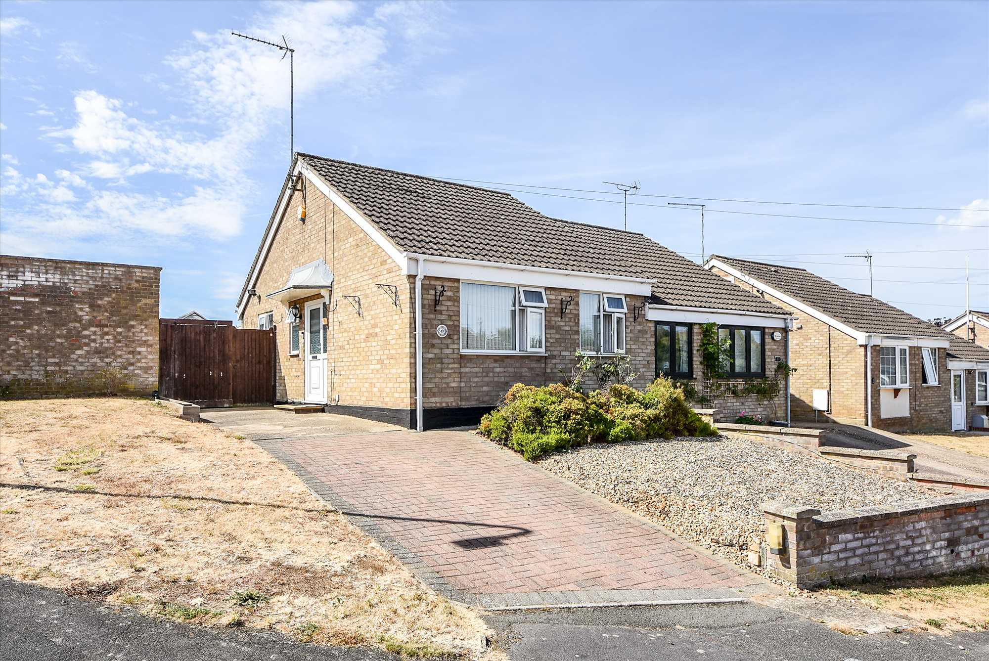 The Willows, Little Harrowden, NN9 5BJ - Picture 1