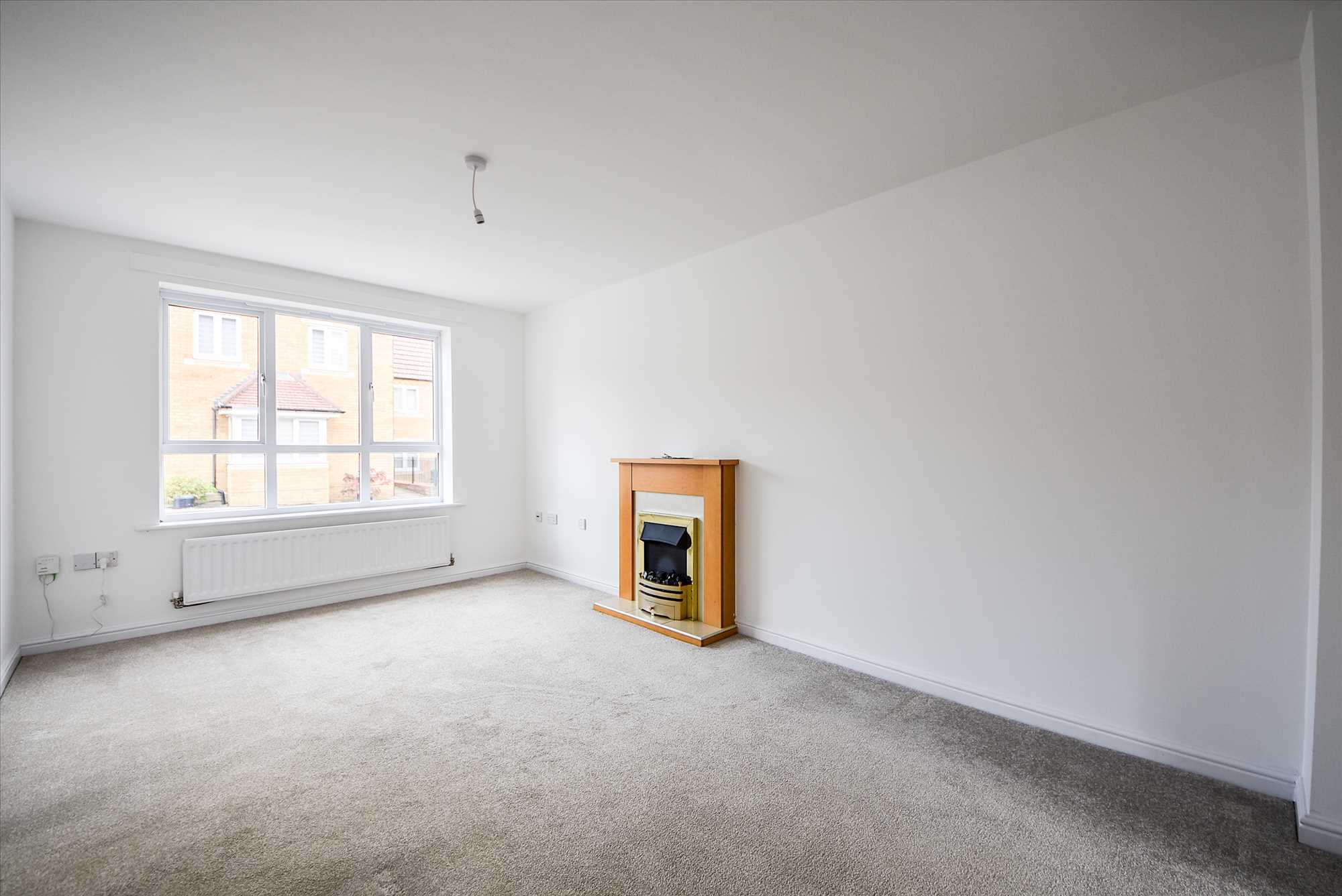 Linden Avenue, Higham Ferrers, NN10 8EU - Picture 2